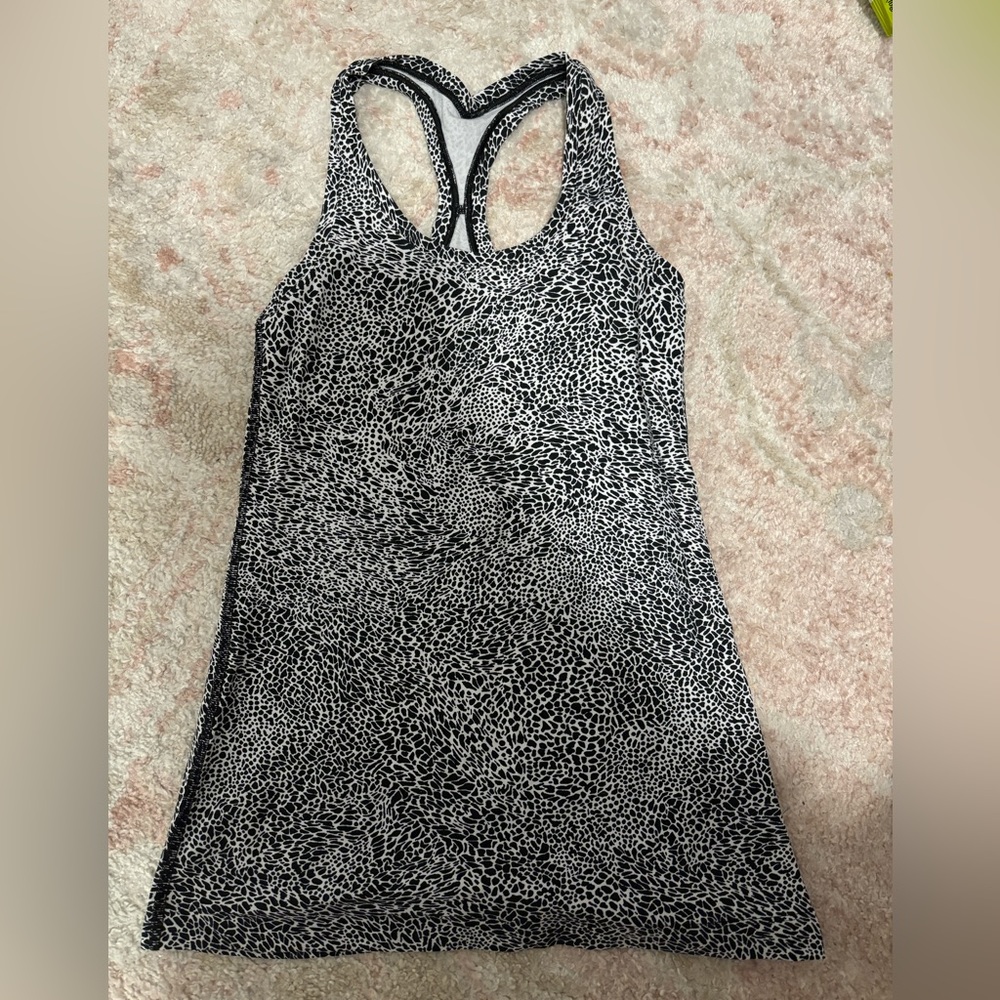 Black and white lulu tank